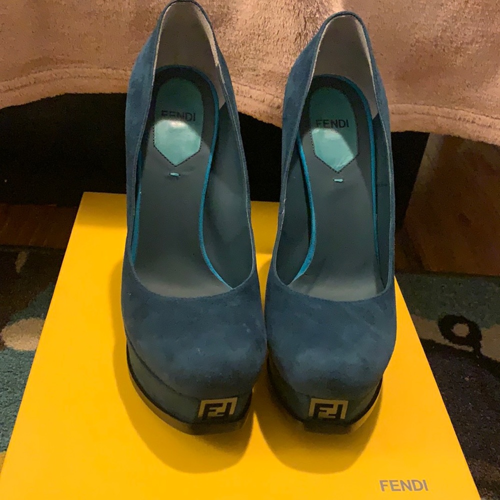 Suede Fendi Pumps